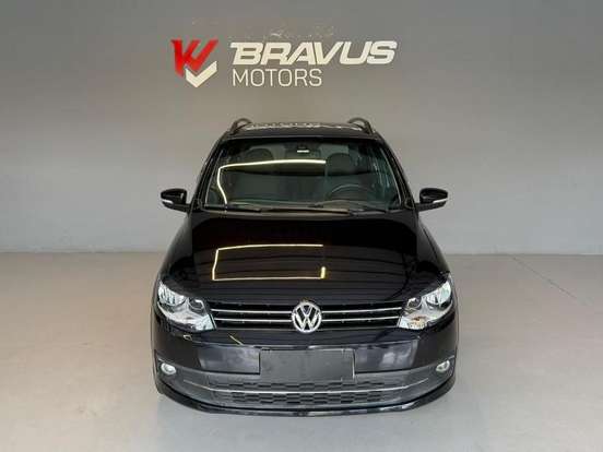 VOLKSWAGEN-SPACEFOX-2011