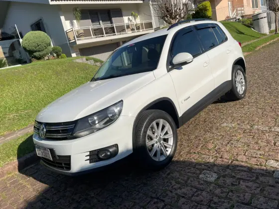 VOLKSWAGEN TIGUAN 1.4 TSI 16V TURBO GASOLINA 4P DSG VOLKSWAGEN TIGUAN 1.4 TSI 16V TURBO GASOLINA 4P DSG