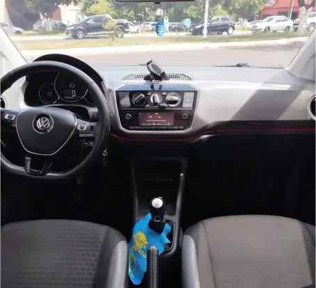 VOLKSWAGEN-UP-2017
