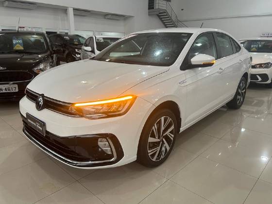 VOLKSWAGEN VIRTUS 1.0 200 TSI HIGHLINE AUTOMÁTICO