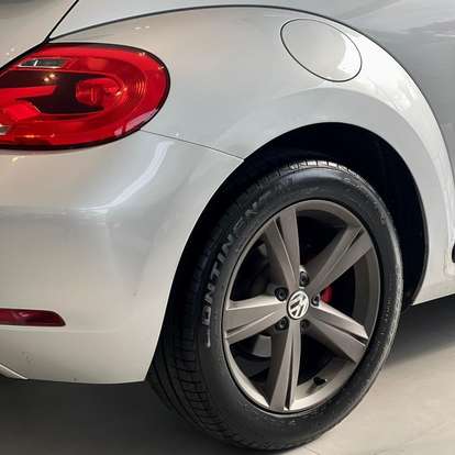 VOLKSWAGEN-FUSCA-2012