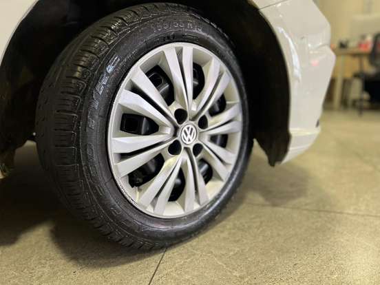 VOLKSWAGEN-GOL-2021