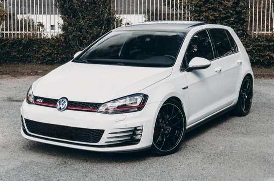 VOLKSWAGEN-GOLF-2014