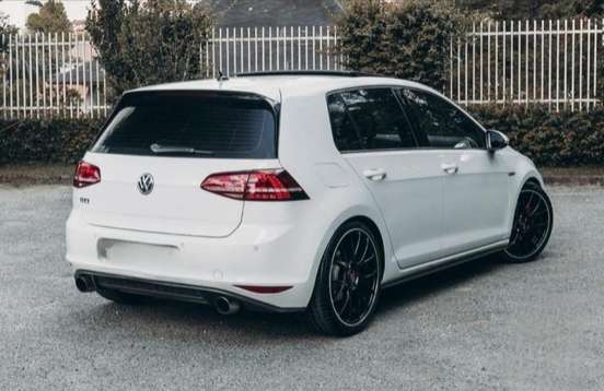 VOLKSWAGEN-GOLF-2.0 TSI GTI 16V TURBO GASOLINA 4P AUTOMÁTICO VOLKSWAGEN-GOLF-2014