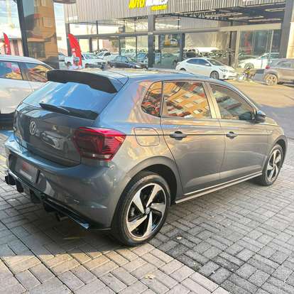 VOLKSWAGEN-POLO-2020