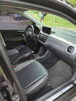 VOLKSWAGEN-UP-2017