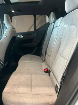 VOLVO-EX40-2025