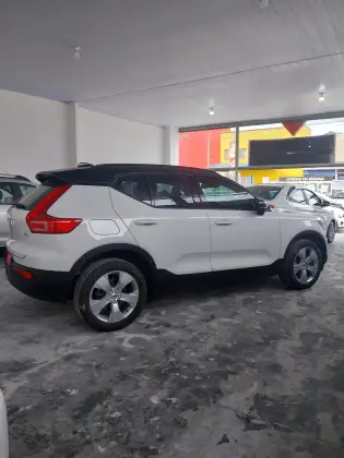 VOLVO XC40 2.0 T4 GASOLINA GEARTRONIC VOLVO XC40 2.0 T4 GASOLINA GEARTRONIC