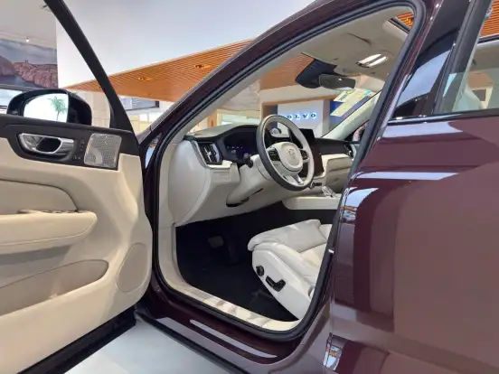 VOLVO-XC60-2026
