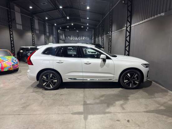 VOLVO-XC60-2025