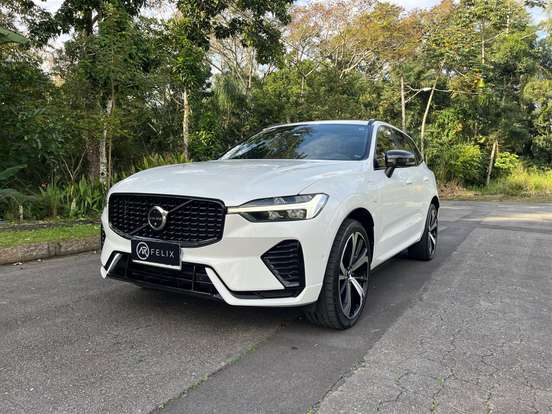 VOLVO-XC60-2022