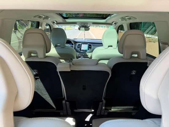 VOLVO-XC90-2024