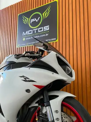 YAMAHA YZF R1 YAMAHA YZF R1