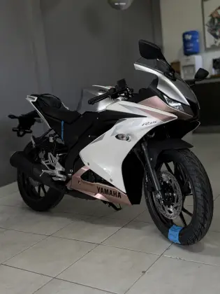 YAMAHA YZF R15 YAMAHA YZF R15