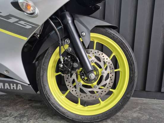 YAMAHA-YZF R15-2024
