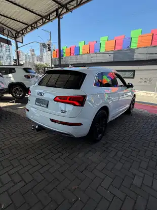 AUDI-Q5-2017