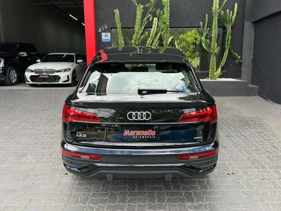 AUDI-Q5-2021