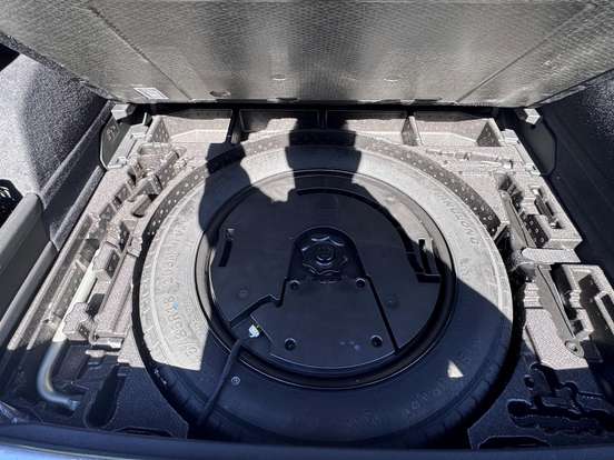 AUDI-Q3-2023