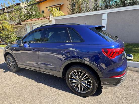 AUDI-Q3-2023