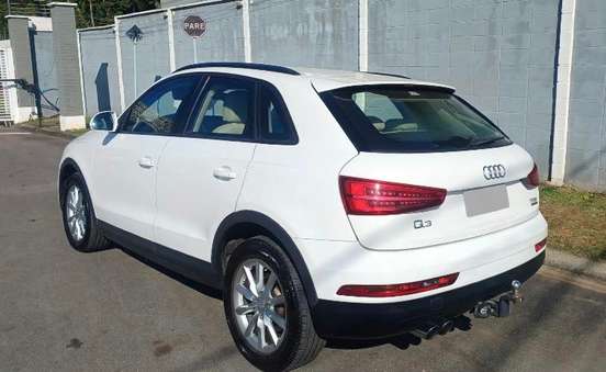 AUDI-Q3-2015