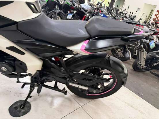 BAJAJ-DOMINAR 160-2023