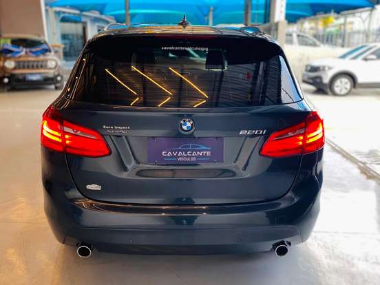 BMW-220i-2.0 CAT GP 16V TURBO ACTIVEFLEX 4P AUTOMÁTICO BMW-220i-2017