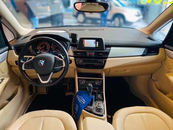 BMW-220i-2017