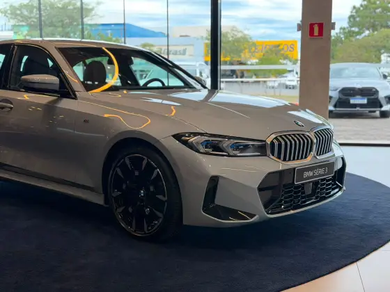 BMW 320i 2.0 16V TURBO FLEX M SPORT AUTOMÁTICO BMW 320i 2.0 16V TURBO FLEX M SPORT AUTOMÁTICO