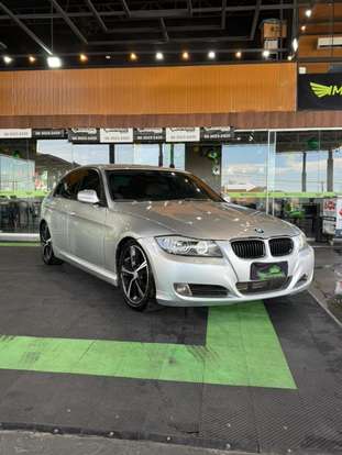 BMW-320i-2011