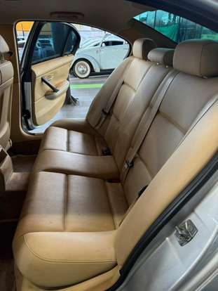 BMW-320i-2011
