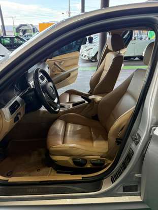 BMW-320i-2011
