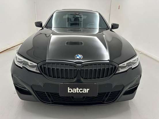 BMW-320i-2022
