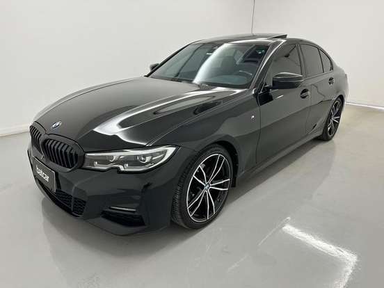 BMW-320i-2022