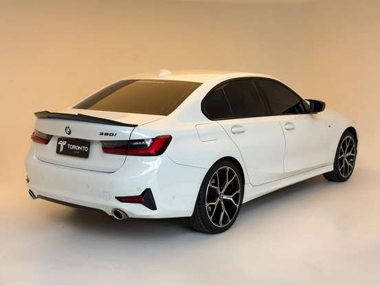 BMW-320i-2019