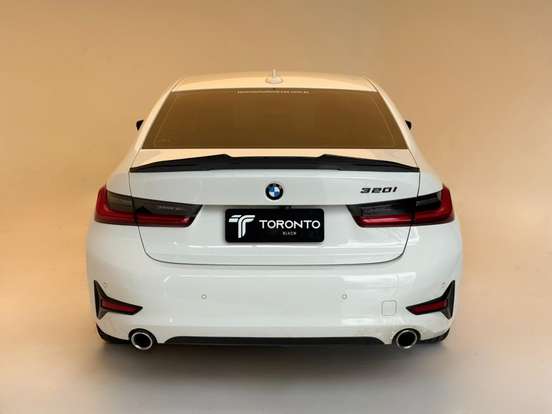 BMW-320i-2019
