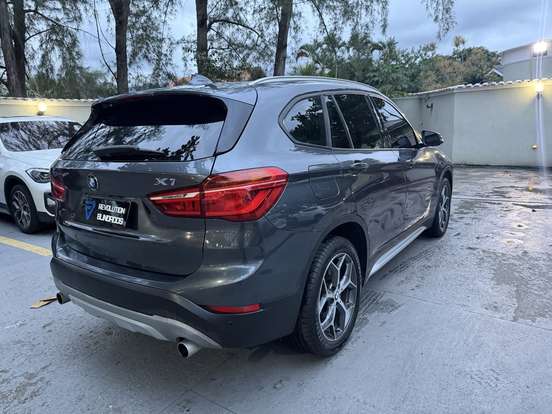 BMW-X1-2.0 16V TURBO ACTIVEFLEX SDRIVE20I X-LINE 4P AUTOMÁTICO BMW-X1-2017