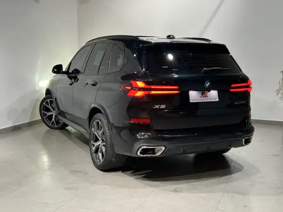 BMW-X5-3.0 I6 TURBO HÍBRIDO XDRIVE50E X-LINE AUTOMÁTICO BMW-X5-2024