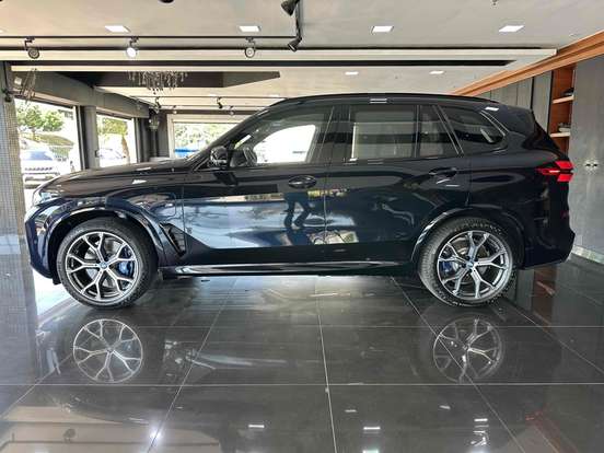 BMW-X5-2024