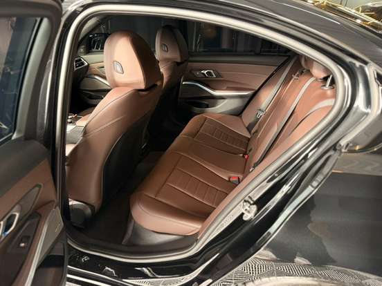 BMW-320i-2024