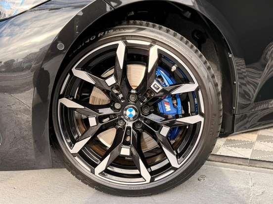BMW-320i-2024