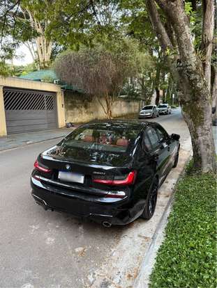 BMW-320i-2021