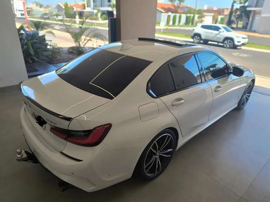 BMW-320i-2020