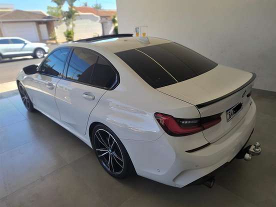 BMW-320i-2020