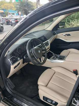 BMW-320i-2019