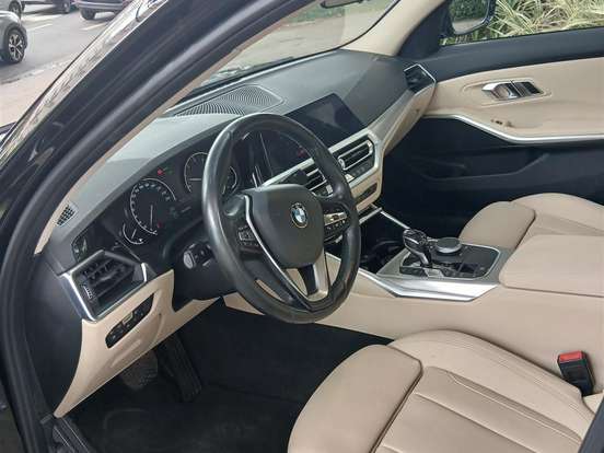 BMW-320i-2.0 16V TURBO GASOLINA SPORT AUTOMÁTICO BMW-320i-2019