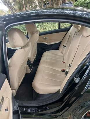 BMW-320i-2019