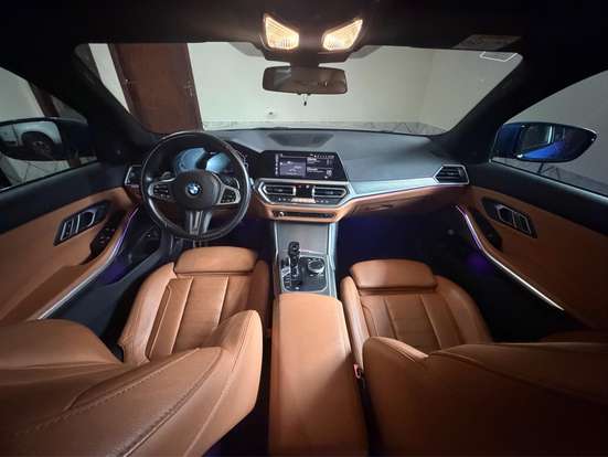BMW-330e-2021