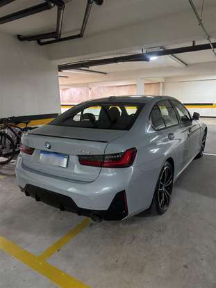 BMW-330e-2024