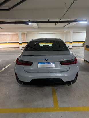 BMW-330e-2024