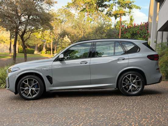 BMW-X5-2024